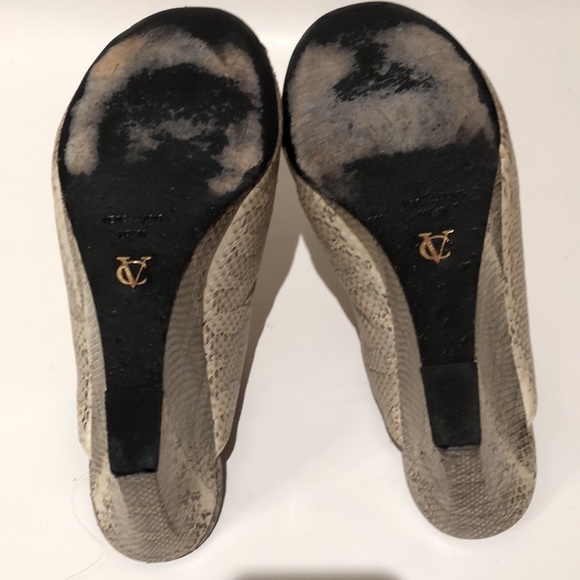 VC Signature Collection Colette Snake Embossed Leather Slip-on EUC - Picture 14 of 16